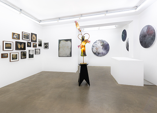 Vue d'exposition Space(less), Photo Quentin Chevrier