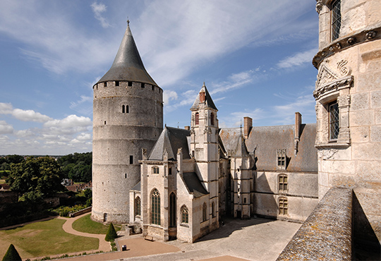 Château de Châteaudun, grosse tour, sainte chapelle et aile Dunois © Philippe Berthé - CMN