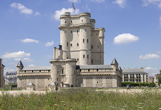 Donjon du château de Vincennes vu de l'est © Jean-Pierre Delagarde - CMN