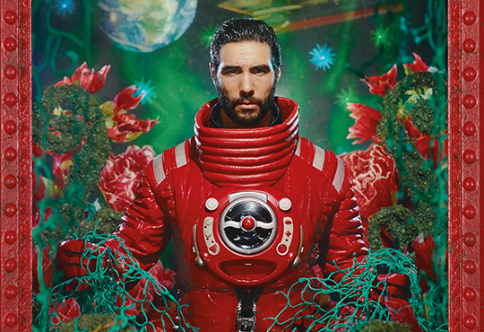 PIERRE ET GILLES, La planète rouge (Tahar Rahim), 2022, Photographie imprimée par jet d’encre sur toile et peinte, 162 × 114 cm, Unique