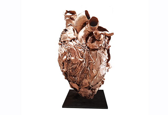 Danielk Hourdé, Un coeur d’or, 2023. Bronze, pièce unique, Fonderie Bocquel. 260 x 120 cm © Tous droits réservés